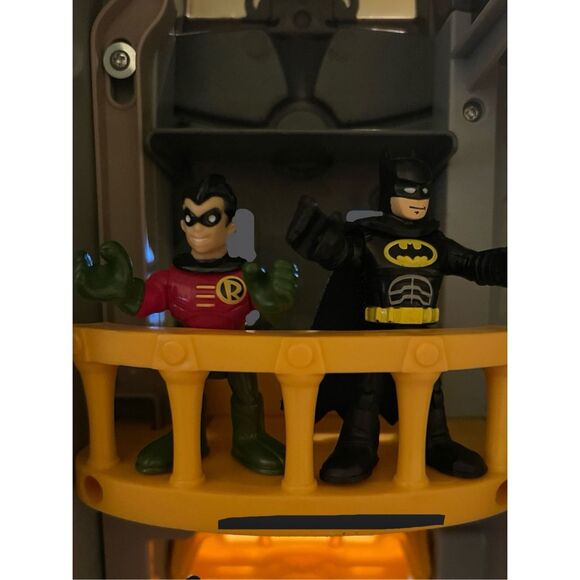 Fisher Price Imaginext DC Super Friends Batman Gotham City Police Dept Set - Picture 10 of 11